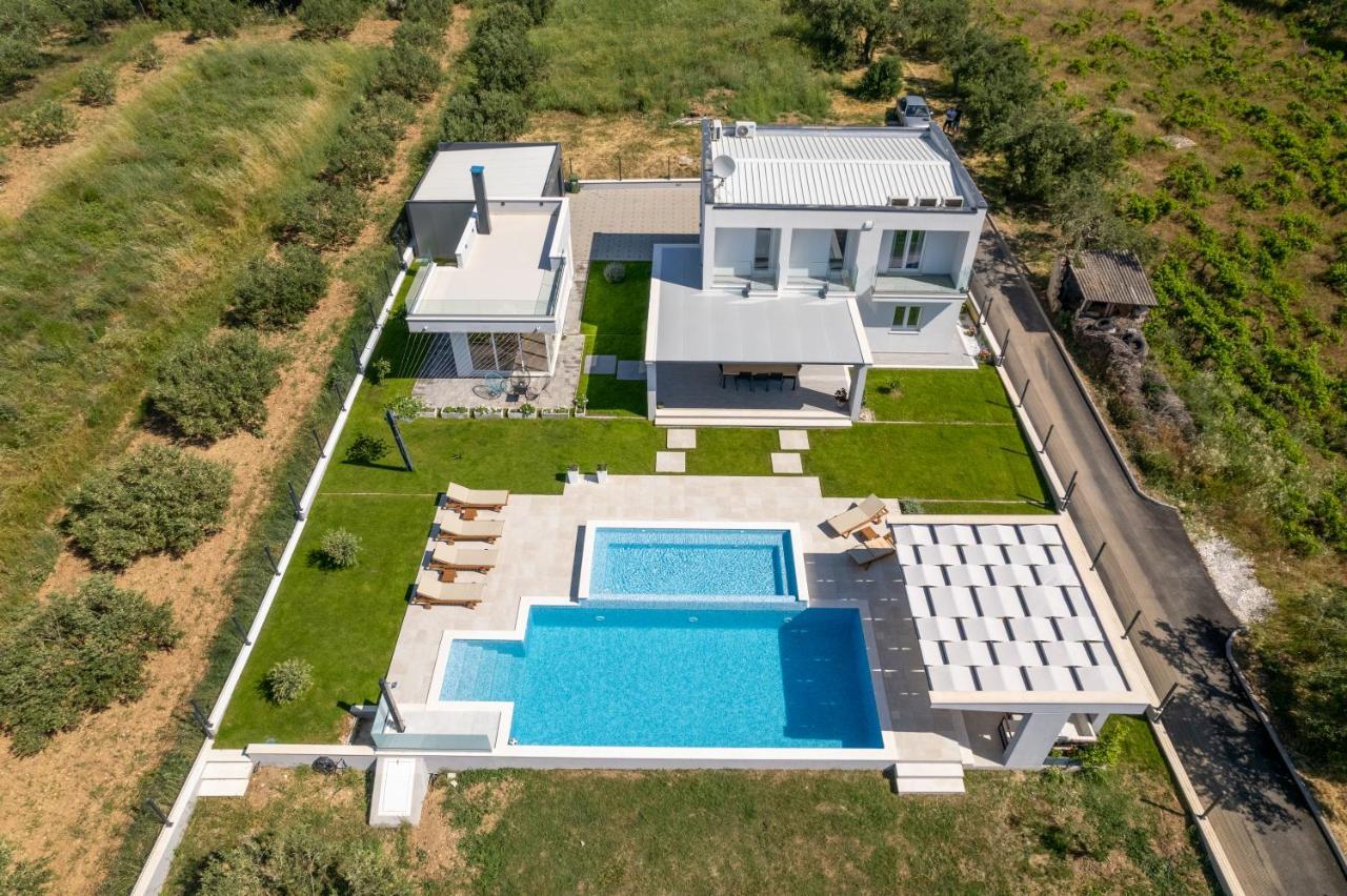 Vitis Villa Kaštel Novi Exteriör bild