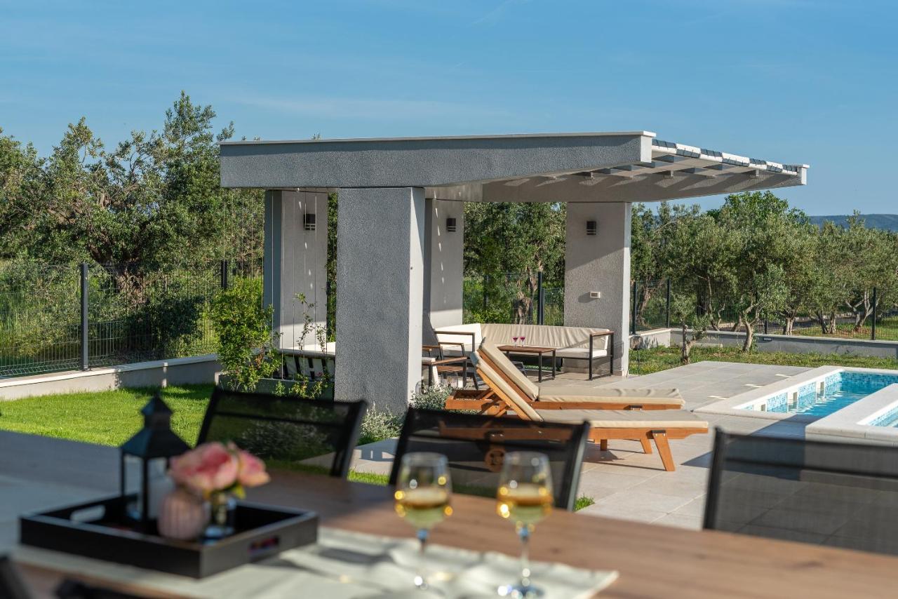 Vitis Villa Kaštel Novi Exteriör bild